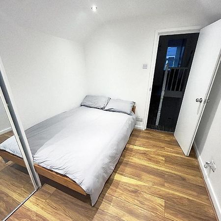 Ak Serviced Apartments - Exclusive Two-Bedroom Apartment カーディフ エクステリア 写真