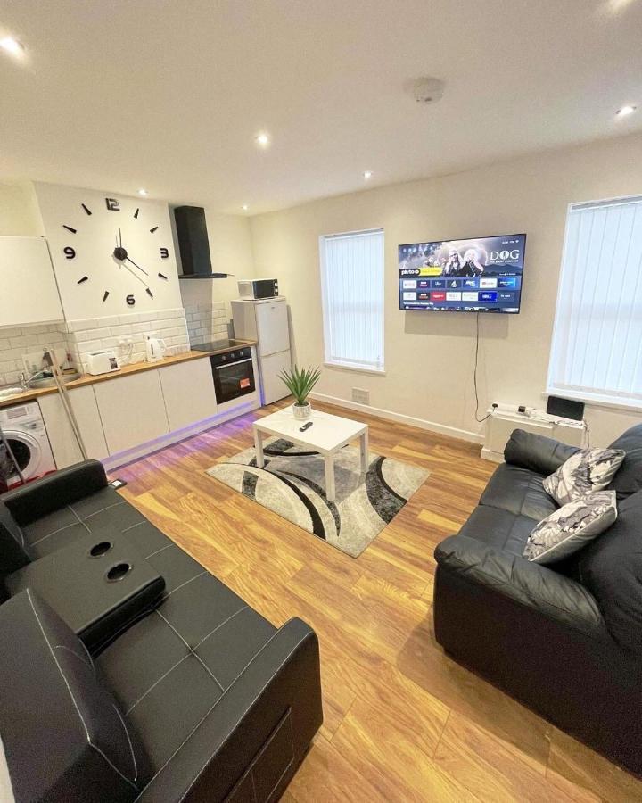 Ak Serviced Apartments - Exclusive Two-Bedroom Apartment カーディフ エクステリア 写真